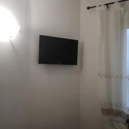 Agora *